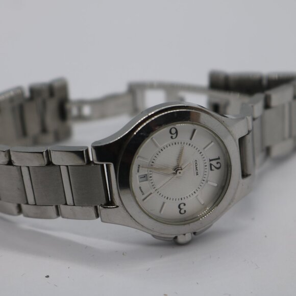 Coach Swiss Quartz ladies watch new battery 0155 stainless steel tank band - Picture 6 of 9